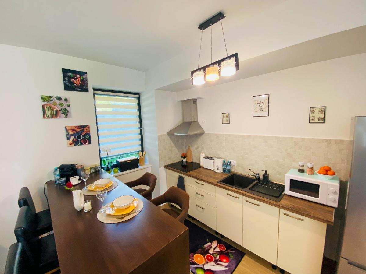 Appartamento 8Ight Braşov Esterno foto